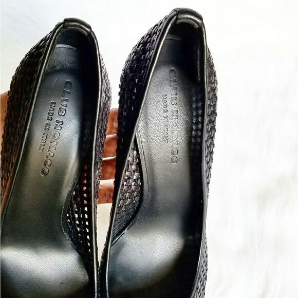 Club Monaco - Picture 3 of 5